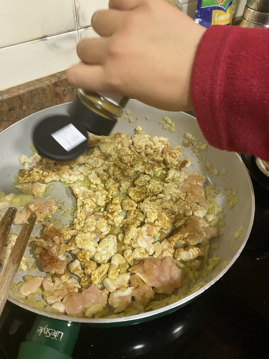 MartaSanchezBar's tweet photo. #FairTradeChef #Mini @PROYDE @PROYDEMADRID Disfrutando de la cocina con los productos que ofrece @lasallegrinon RT y MG #CumpleañeroMiguel #SuperChef Fusilli de Quinoa con salsa cremosa de Curry https://t.co/ao0ElP53uF