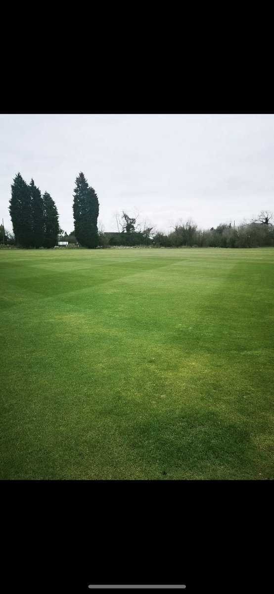 IvanhoeCC's tweet photo. Things you love to see!! Top pitch looking stunning on a Saturday morning!! 

Thoughts @thegma_ #groundsmanoftheworldunite https://t.co/mdA9JBnOz9
