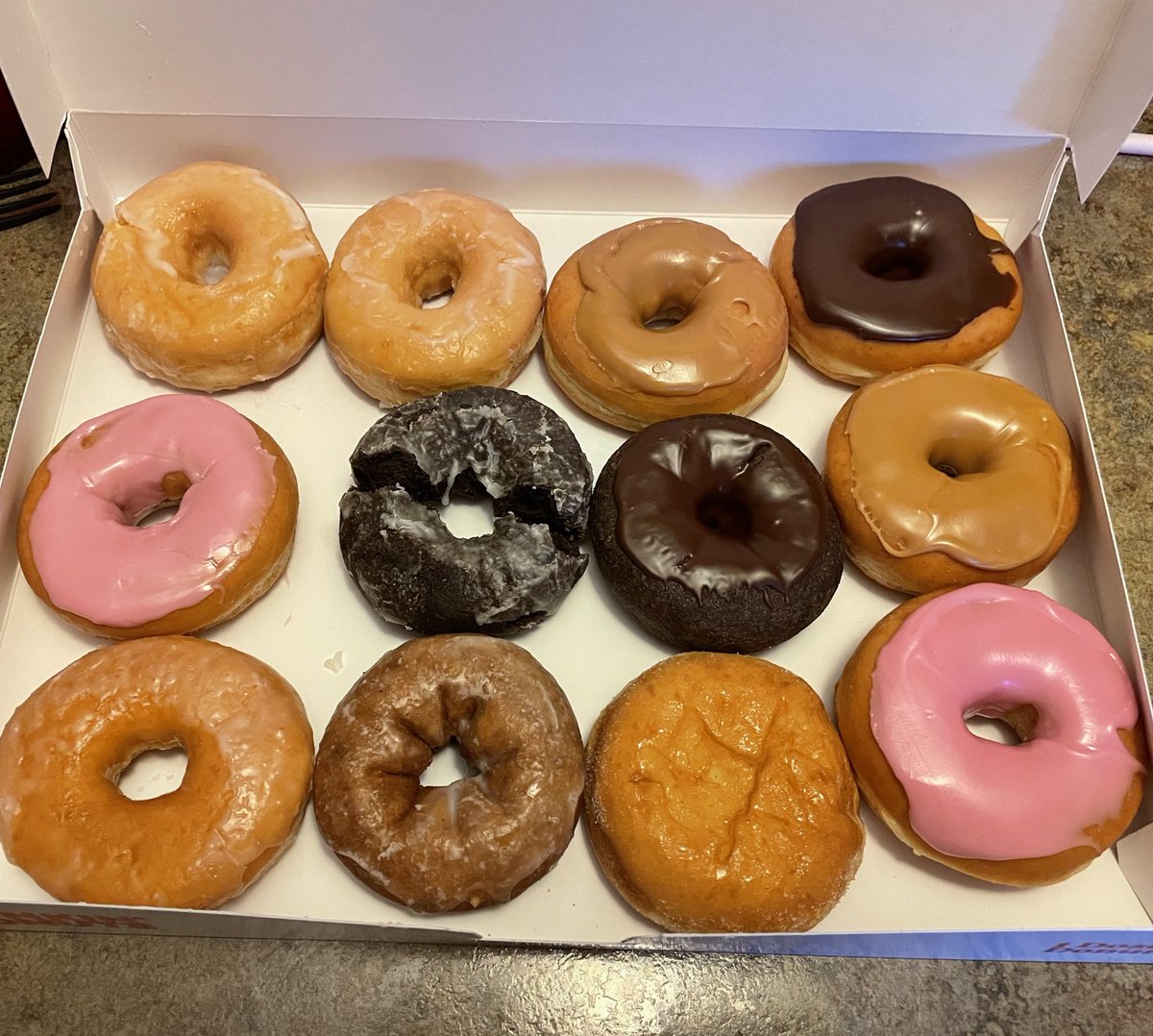 killernut007's tweet photo. When you get home after picking up a dozen donuts from dunkin and there zero creme filled donuts @dunkindonuts https://t.co/PXyfjEwL9P