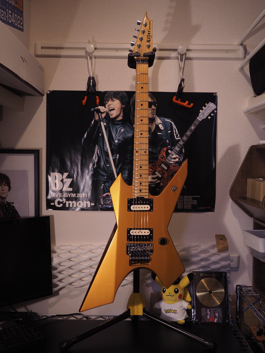 Hard69_TomoTomo's tweet image. My New Gear
Killer KG-Exploder Vintage Gold

人生初の変形ギターなり🎸

ふはははー
スゴイぞー
かっこいいぞー！！
#KillerGuitars #Exploder