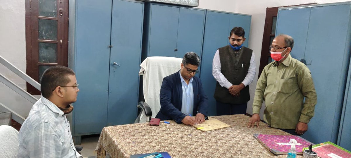 dmdeoria's tweet photo. ऐतिहासिक जनपद देवरिया में 65 वें जिलाधिकारी के रुप में कार्यभार ग्रहण किया।
@upgovt
@cmofficeup
@infoDeptUP https://t.co/tLtdSdQ3BC