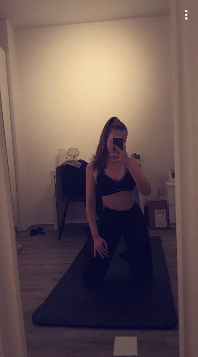 I'm so happy that I lost 15kg. I'm slowly feeling good in my body 🙏🏼🌸