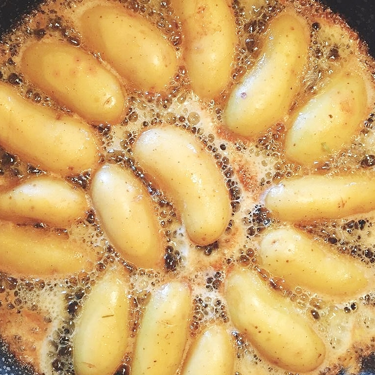 Scoffcity's tweet photo. All about the humble potato, an incredible ingredient

Sarladaises / Rosti / Dauphine
•
#chipoftheoldblock #onepotato #twopotato #threepotato #four #spudulike #humble #passionate #appleoftheearth #pommedeterre #chefs #cookery #foodgloriousfood https://t.co/4cSNAaNN8T