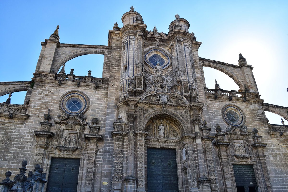 UnDestino_emm's tweet photo. Jerez de la Frontera cuenta con un gran reconocimiento, gracias a sus tradiciones, como lo son el vino, el flamenco, los caballos o el motor, pero #Jerez es mucho más, ¿quieres saber qué ver en Jerez?

https://t.co/JoeMbeb5Go

#Felizsábado #Cádiz #Andalucía https://t.co/uz5fpAkVW6
