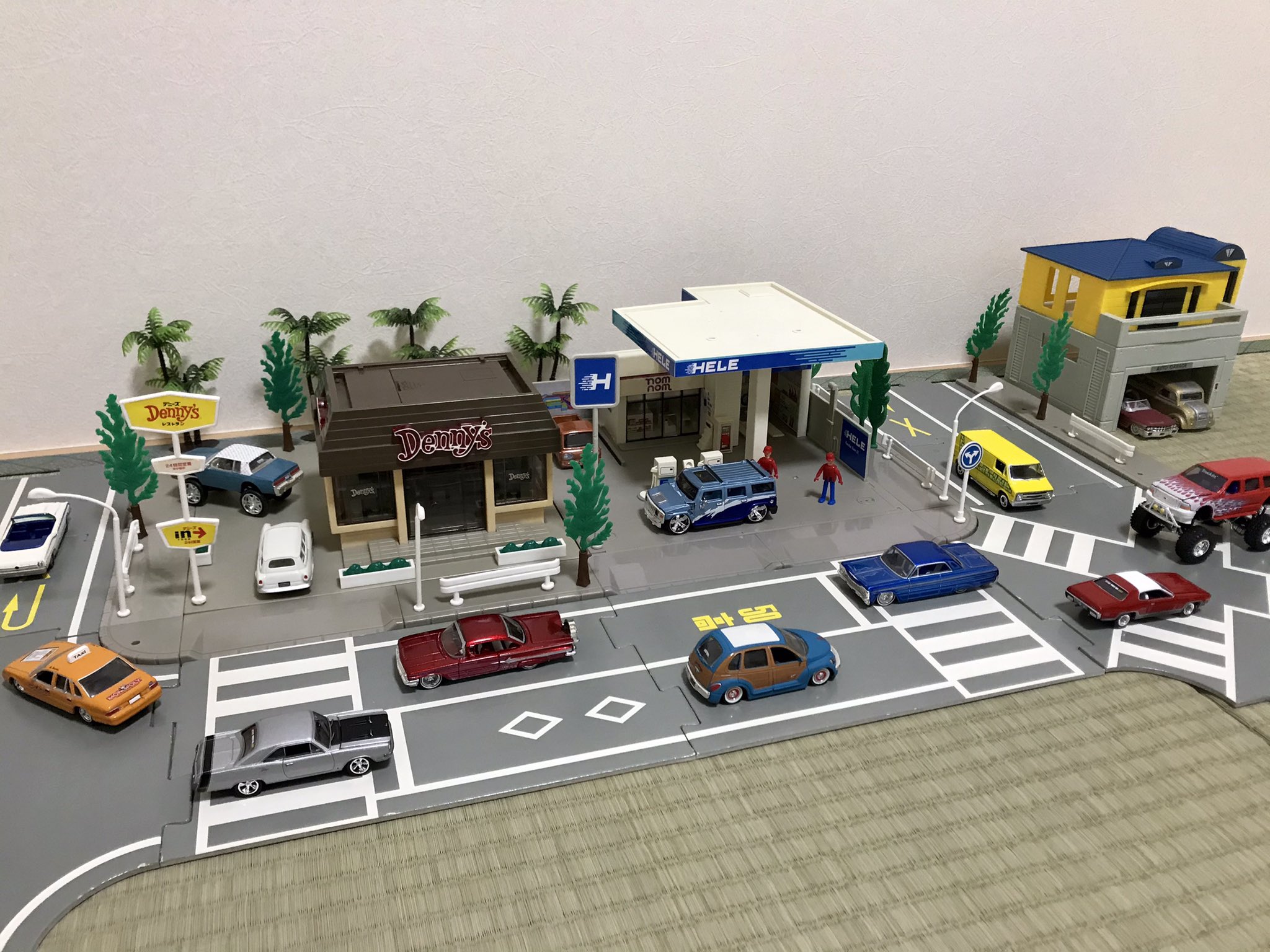 トミカタウン デニーズ Yahoo!オークション - レア 希少 トミカタウン デニーズ 美品