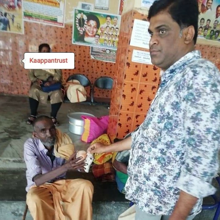 Kaapaantrust's tweet photo. அன்பு தம்பி கோவை #சிவசண்முகராஜா அவர்களின் அன்பு மகள் #வெண்பா அவர்களுக்கு #இனிய #பிறந்தநாள் வாழ்த்துக்கள் ..!!!

#காப்பான்அறக்கட்டளை #சார்பாக #பசியில்லாபழநி #திட்டத்தின்கீழ் #397ஆம் #நாளான #இன்று #சாலைஓரங்களில் #வசிக்கும் #ஆதரவற்ற #நபர்களுக்கு #உணவு #வழங்கப்பட்டது..!!! https://t.co/tyDBAHXsLX