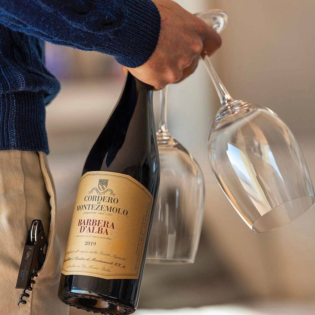 Weekends are made of this  🙌
 Spending ours with @corderodimontezemolowinery
#barberadalba
A sublime Italian red with intense violet hue and a fragrant bouquet of ripe fruit and spices. This wine is full-bodied and fresh with very soft tannins perfect for a Saturday evening. 🍷