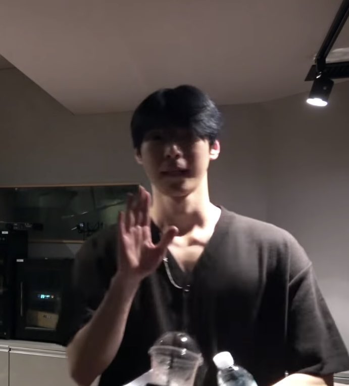 ด ดะ เดี๋ยวก่อน ทำไมพึ่งเคยเห็น