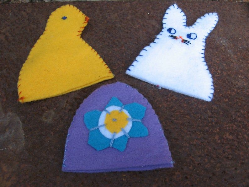 Cute TRADITIONAL EGG COZIES felt covers of a rabbit, chick and flower | Etsy buff.ly/30bsxYY #PumpjackPiddlewick #vintageshop #vintageetsy #etsymntt #Easter #easterpresent #eggcosy #eggcosies #boiledegg #eggsforbreakfast #childsgift #easterbunny #easterchicken