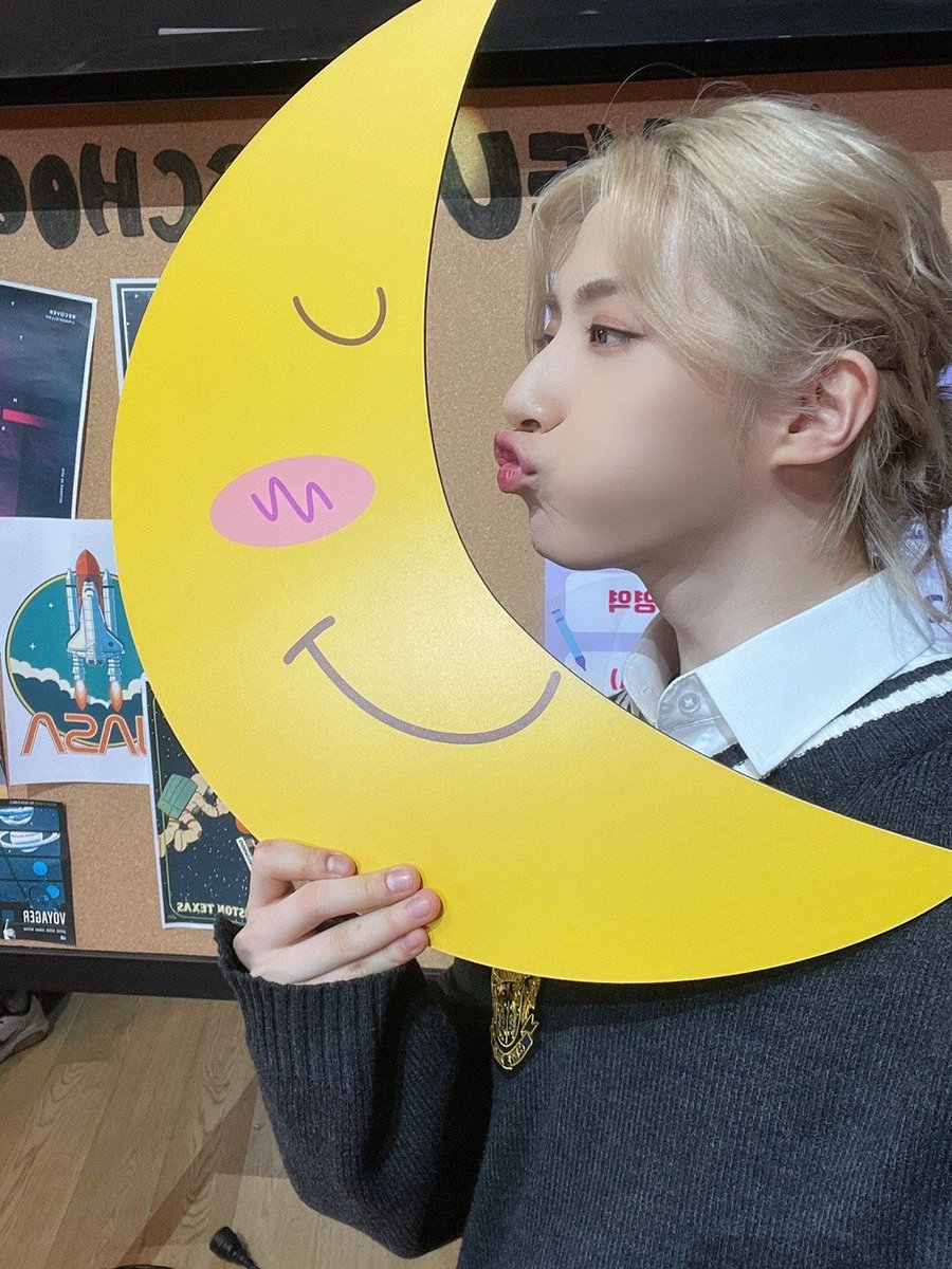 Mentions_Oneus's tweet photo. Reference: 

circle, square, triangle, rectangle, pentagon, heptagon, hexagon, octagon, diamond, ellipse, star, heart, arrow, semicircle, crescent https://t.co/vCDaUoO50q