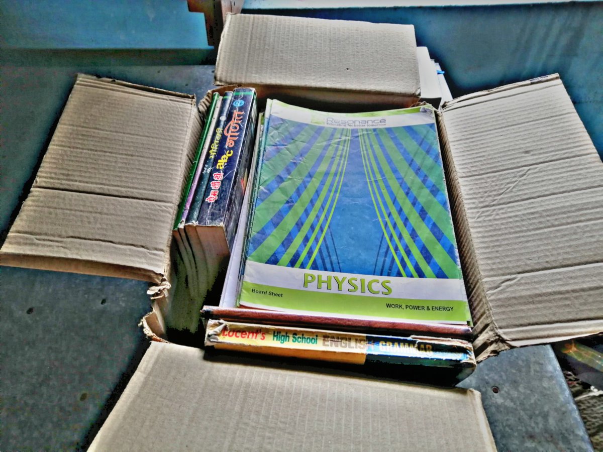 ImNitinRoshan's tweet image. &quot;I #PledgeToReuse♻️ the Amazon boxes to store my all old books 📚 &amp;amp; notes 🗒

#PledgeToReuse
@amazonIN