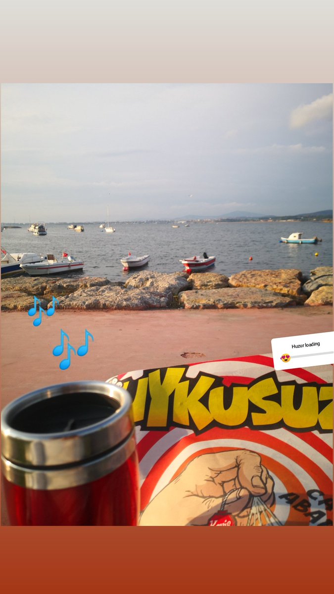 Göz alabildiğine mavi,
Biraz müzik, biraz kitap ve bolca huzur ☘️ #özlemişiz #cumartesi