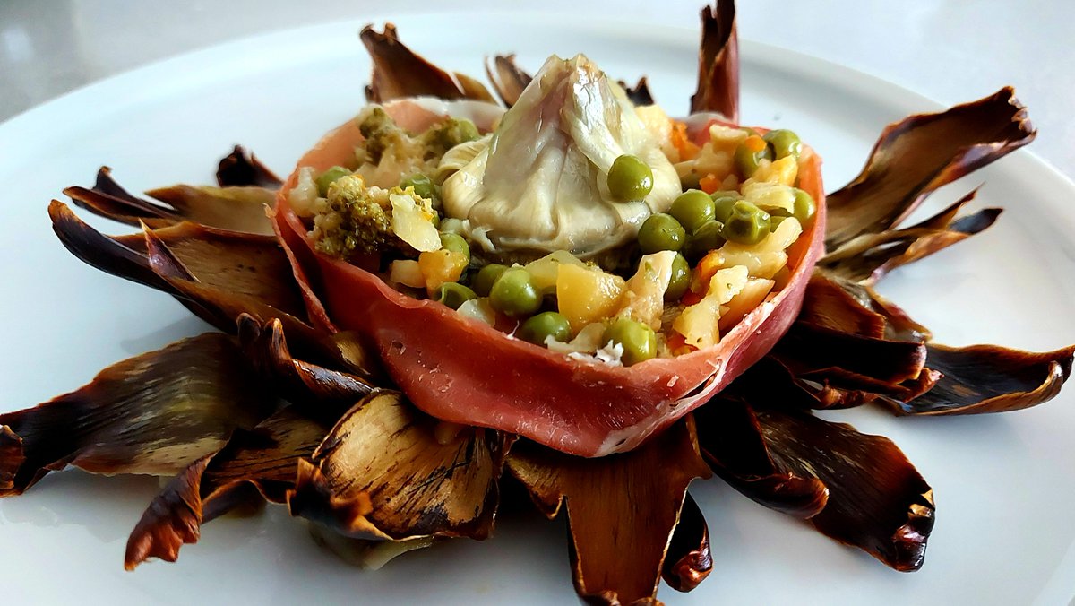 comocomodiadia's tweet photo. #menestra de #verduras ...#salteadas en #aove, con #alcachofa y #jamon ... #guisoyo #comocomodiadia ... la flor de su secreto .... ibérico??? ... jajaja https://t.co/YJ6KgWMCrb