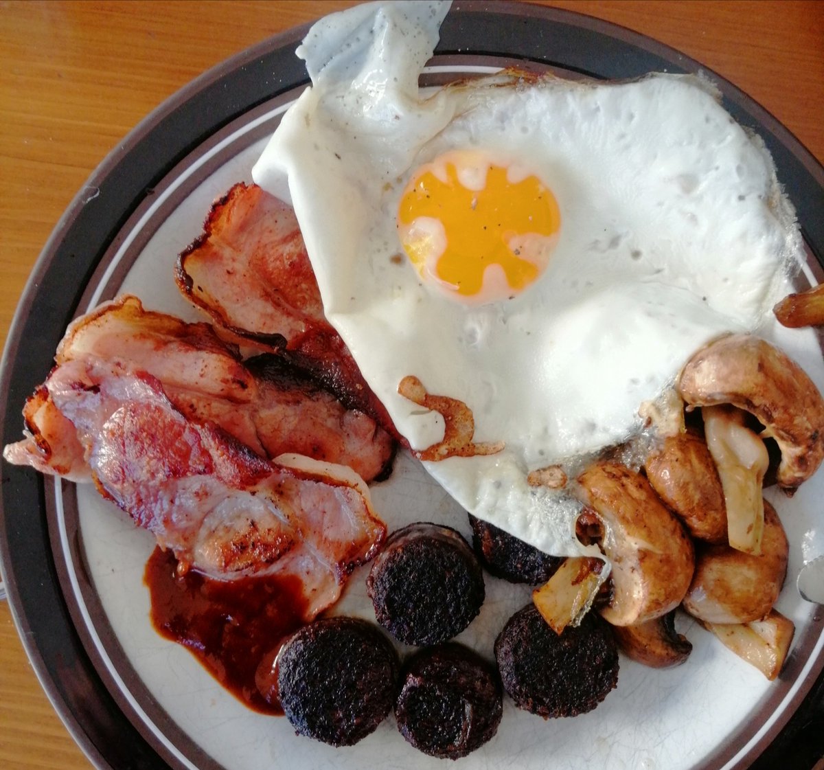 JamesCrisp6's tweet photo. #nofilter #nosausage #nobeans #notoast #breakfastinfluencer https://t.co/SYn3ShK1tU