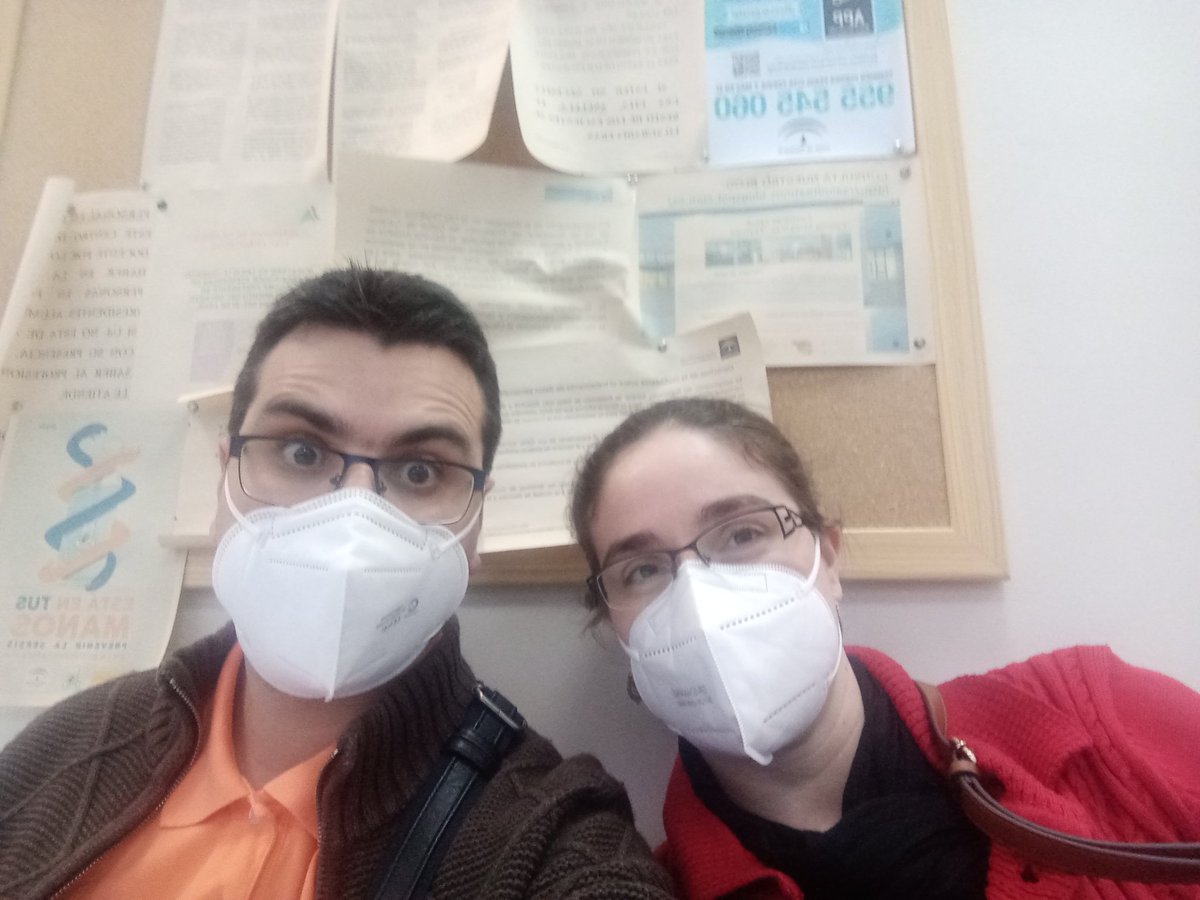 FisioNostrum's tweet photo. El equipo de FisioNostrum ya tenemos puesta la primera dosis de la vacuna #COVID19 💉
Seguimos manteniendo todas las medidas de higiene y seguridad y ahora añadimos la vacuna 😁.
#AstraZeneca https://t.co/EJoeKhRGMd