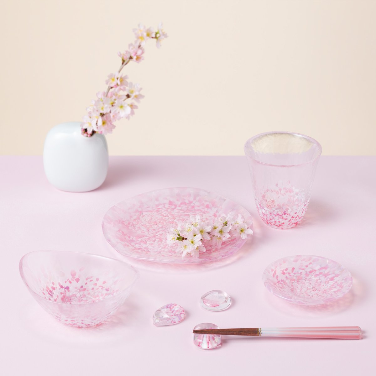 Afternoon Tea على تويتر 熟練の職人による伝統工芸品 津軽びいどろ T Co Okll9nmb ピンク の濃淡が桜の花々を連想させる さくらさくら シリーズの器は シリーズでコーディネートして使えるラインナップです 桜の季節を存分に楽しむのに ぴったりの Afternoon Tea على تويتر 熟練の職人による伝統工芸品 津軽びいどろ T Co Okll9nmb ピンク の濃淡が桜の花々を連想させる さくらさくら シリーズの器は シリーズでコーディネートして使えるラインナップです 桜の季節を存分に楽しむのに ぴったりの