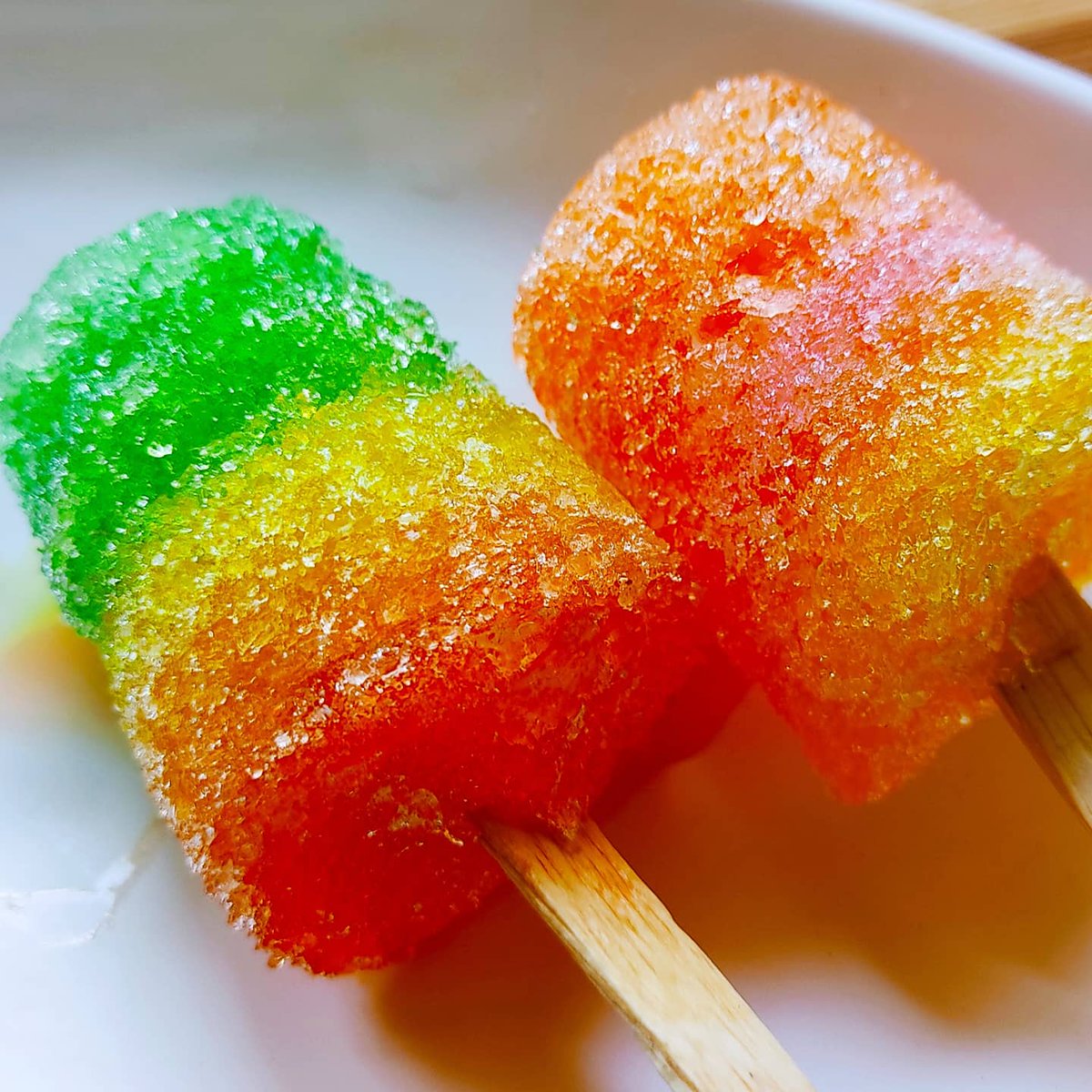 sizzlingflavor's tweet photo. Ice Cola - Ice Gola..
https://t.co/N276XaigA6
#icecola #icelolly #icecreamlover #icecream #lollipop #icelollipop #summer #summerdrinks #summervibes #selflove #summertime #drinks #soda #cookwithcomali2 #cookuwithcomali #easyrecipes #cookwithcomali #homemade #CWC #YouTube https://t.co/L5wuVop2h8