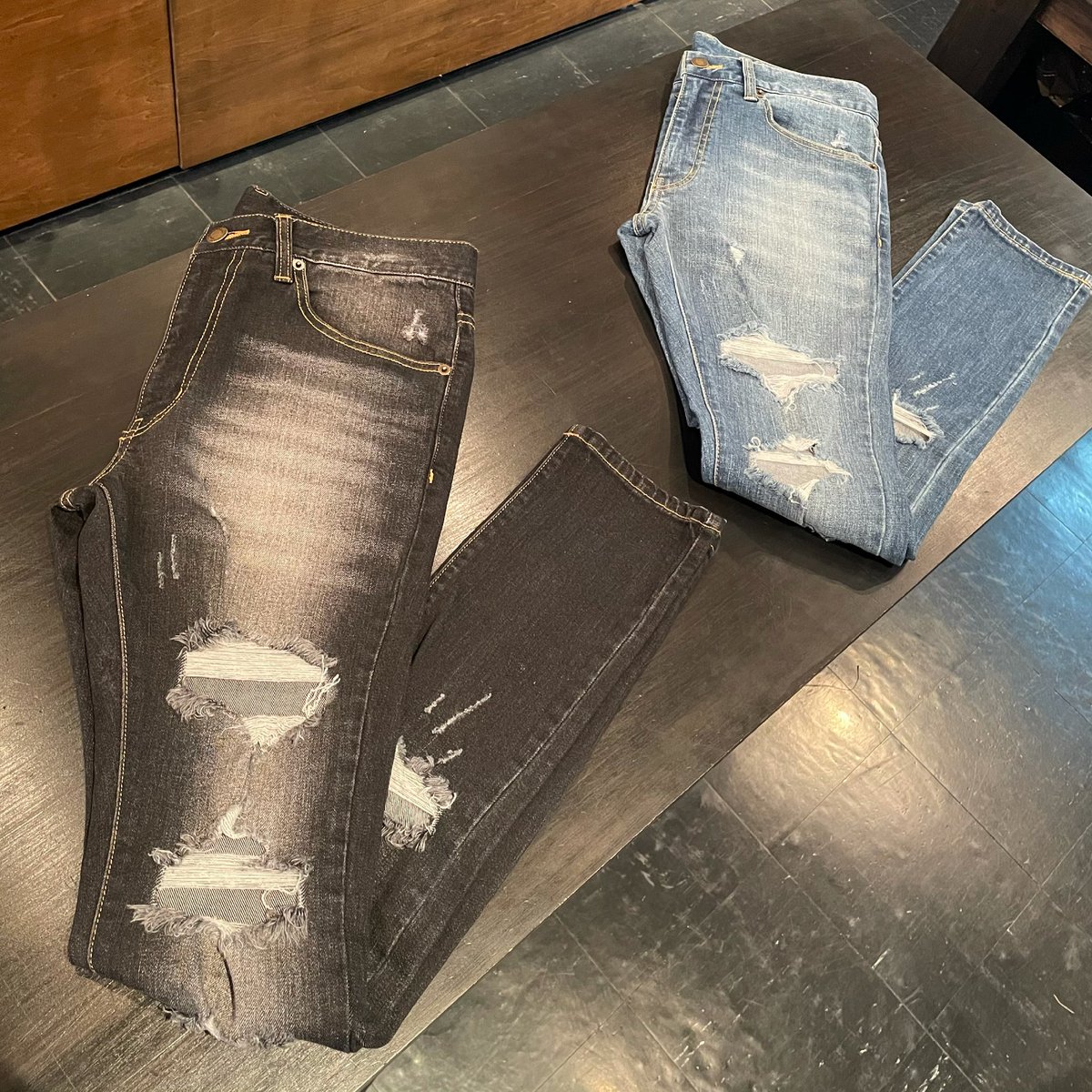 TAKE_C1114's tweet photo. 新作入荷!
Ripped Damage Skinny Denim
Size M〜XXL
Color BLU、BLK
¥16500
ダメージ加工は個人的に好きな一枚
#leflah
#leflahokinawa
#leflah沖縄
#coordinate
#コーディネート
#ファッション
#ストリート
#スタイリング
#オシャレ
#mensfashion
#fashion
#style
#pants
#denim
#damagedenim https://t.co/zwcLN6fAOu