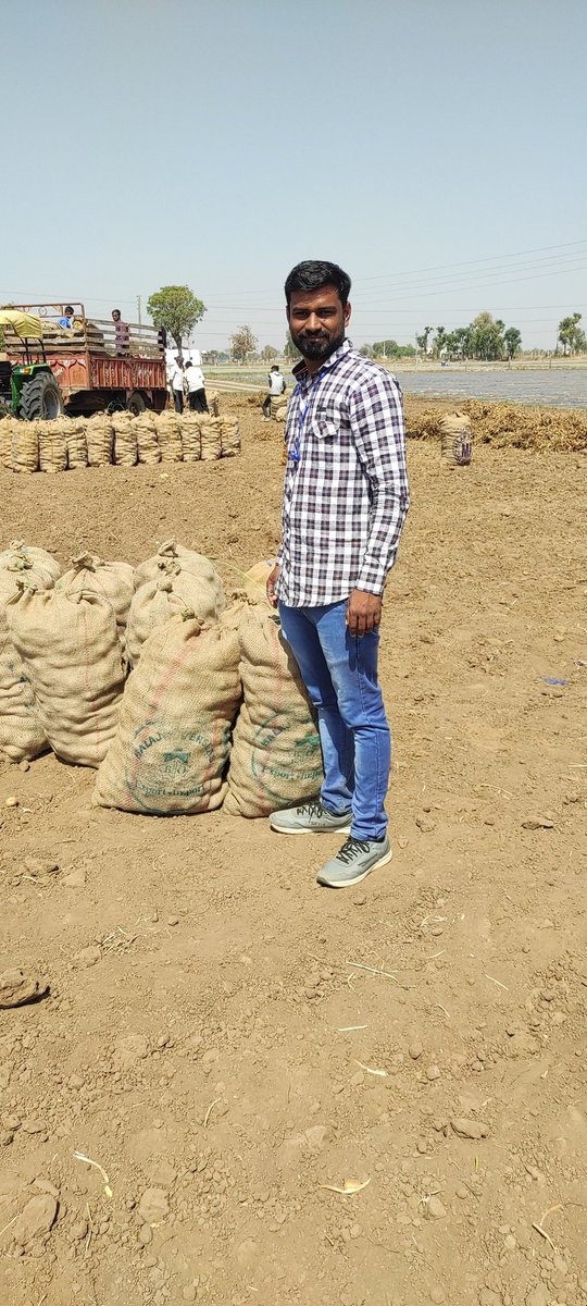 OverseasBalaji's tweet photo. BALAJI OVERSEAS RAJKOT
1More &amp; More #EXPORTING #DEESA #GUJARAT #POTATOES TO #Colombo #SriLanka🇱🇰 #PotatoesExport🇱🇰 #DEESAPOTATOES
#GUJARATPOTATOES

#BOOK #YOUR #ORDER #NOW FOR #POTATO #EXPORT

CALL FOR MORE DETAILS
JIGNESH+91 9712354344
SATISH+91 9429129403
AKSHIT+91 8347880808 https://t.co/Y9mkKsFjnR