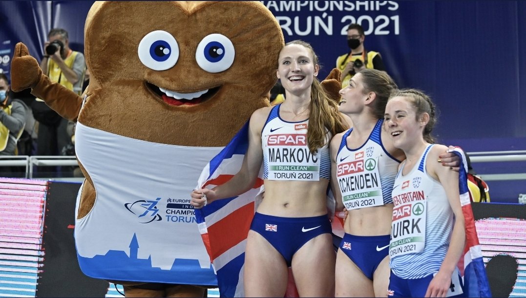 Hannah England tweet media