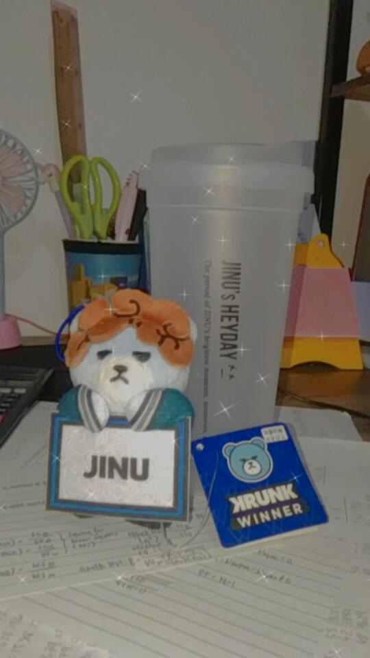 twiceljghts's tweet photo. MY BABIES ARE HOME!!!! thank u for the jinu krunk x winner member mascot from @AlwaysLSH_PH and the jinu's heyday tumblr from @songkimph !!! my missing @official_jinu_ agenda intensifies 😭💙💙

and sorry for the messy desk,, they came in while i was studying 🙃 https://t.co/bsG2urWeGN