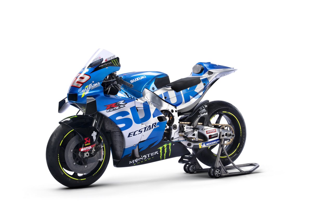 Once again, the best looking bike in the grid 😍😍😍 Can’t wait to test it to be able to say that it’s also the fastest ✊🏻💥

De nuevo la moto más bonita de la parrilla😍😍😍 Impaciente por probarla y poder decir que también es la más rápida ✊🏻💥

#SUZUKIng #gsx #motogp