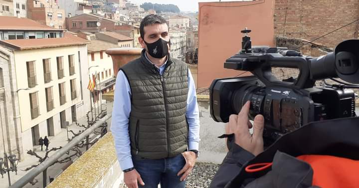 FragaAyto's tweet photo. 🎥 Esta semana nos han visitado nuestros amigos de @Territorio_atv para conocer un poco más sobre el proyecto para controlar el exceso de población de palomas en #Fraga 

Próximamente en 🖥

#ServiciosFraga #ControlDePalomas #TerritorioVivo https://t.co/zNOcvO9wf4