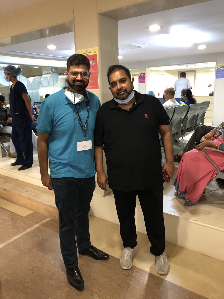 DonKewalramani's tweet photo. Atlast got my 2nd dose of covishield after 49 days😏😏
 And look who bumped into me post vaccination😉😉
 
Ps:mask was pulled down only for the pic https://t.co/XBGaqycid0