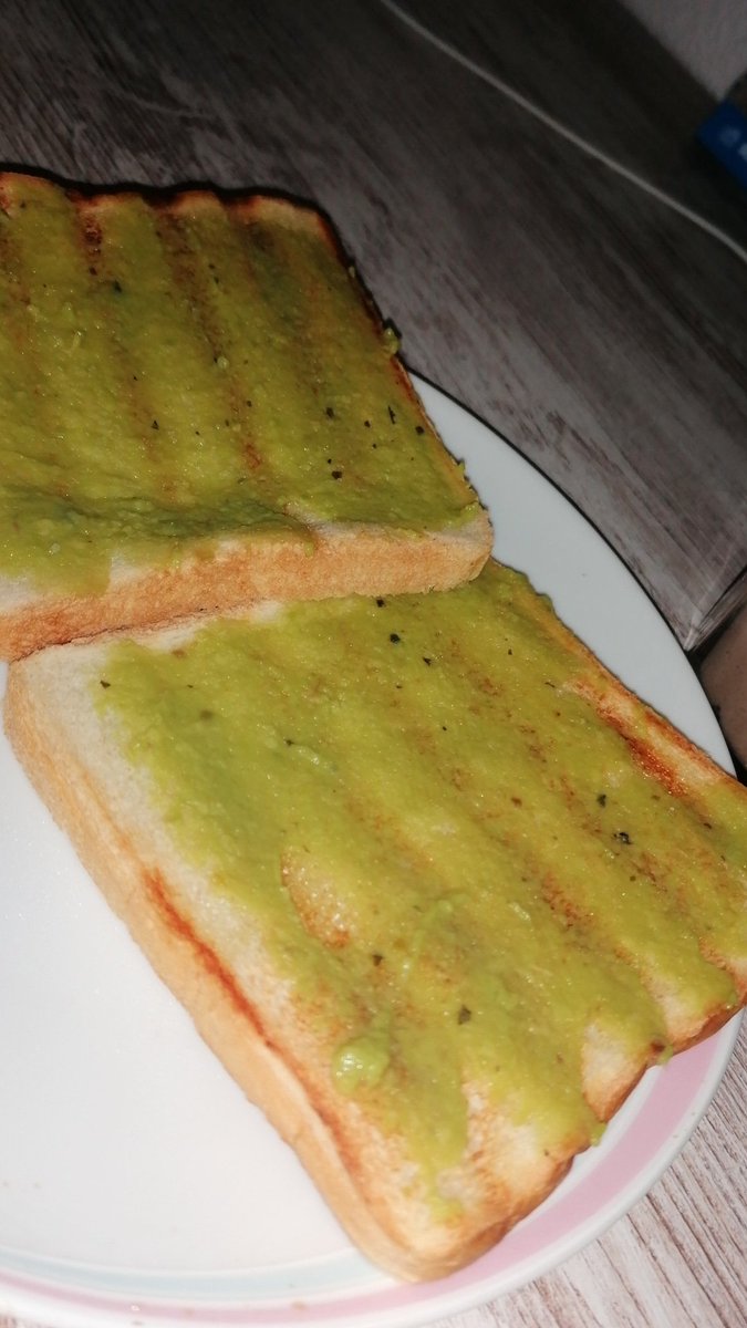 EvaMorant4's tweet photo. MICROCANVI 12 (setmana 6) - Dos microcanvis en un. Desdejuni complet i a més introduint nova verdura a la dieta 🥑 #McIESAFOR https://t.co/mqxO47GdnI
