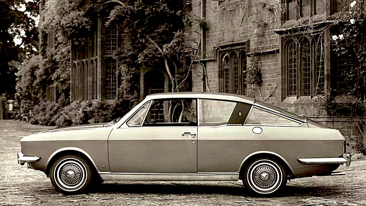 Back to 1967. This #RootesGroup press shot shows the unmistakable lines of the all-new #SunbeamRapier. 

#SideViewSaturday
