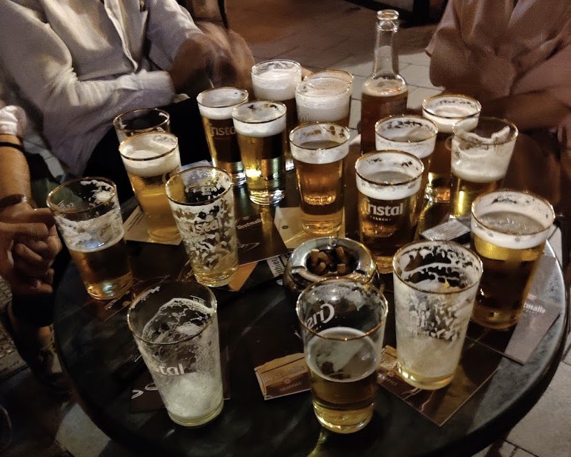 Ik mis de standaard Belgische cafétafel.