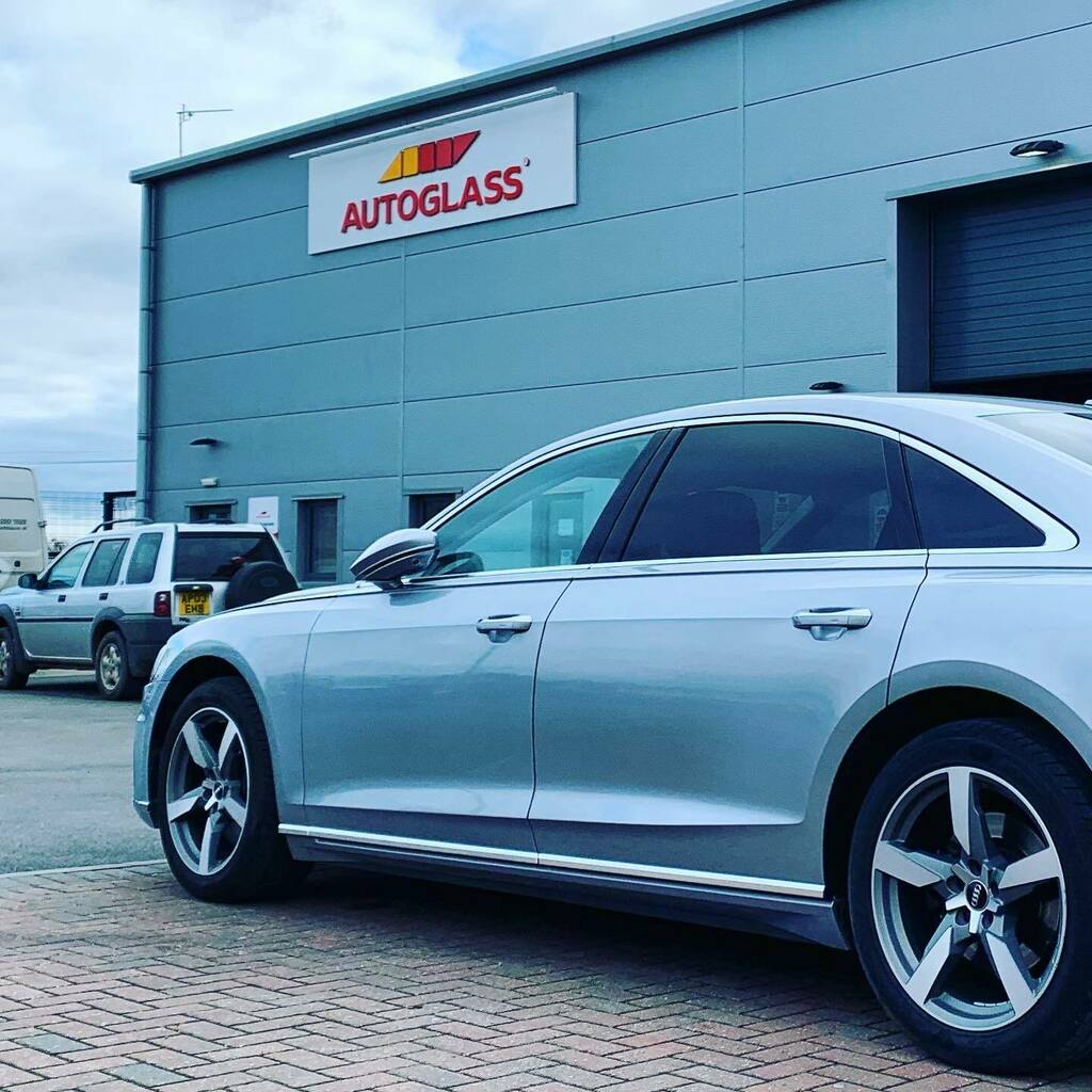 GDLuxuryT's tweet image. Finally getting the A8’s screen replaced after waiting for an OEM screen direct from Audi. We can finally get rid of the large crack #crackbegone #onlythebest 

Put your goods, staff, family and friends on board one of our pristine, impeccably prepared, discreet and unmarked…