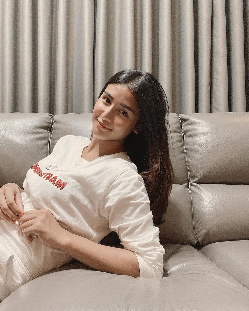 Our very own Celebrity Endorser and #FirstYaya, Sanya Lopez had her Hair service at SM North, The Block branch.