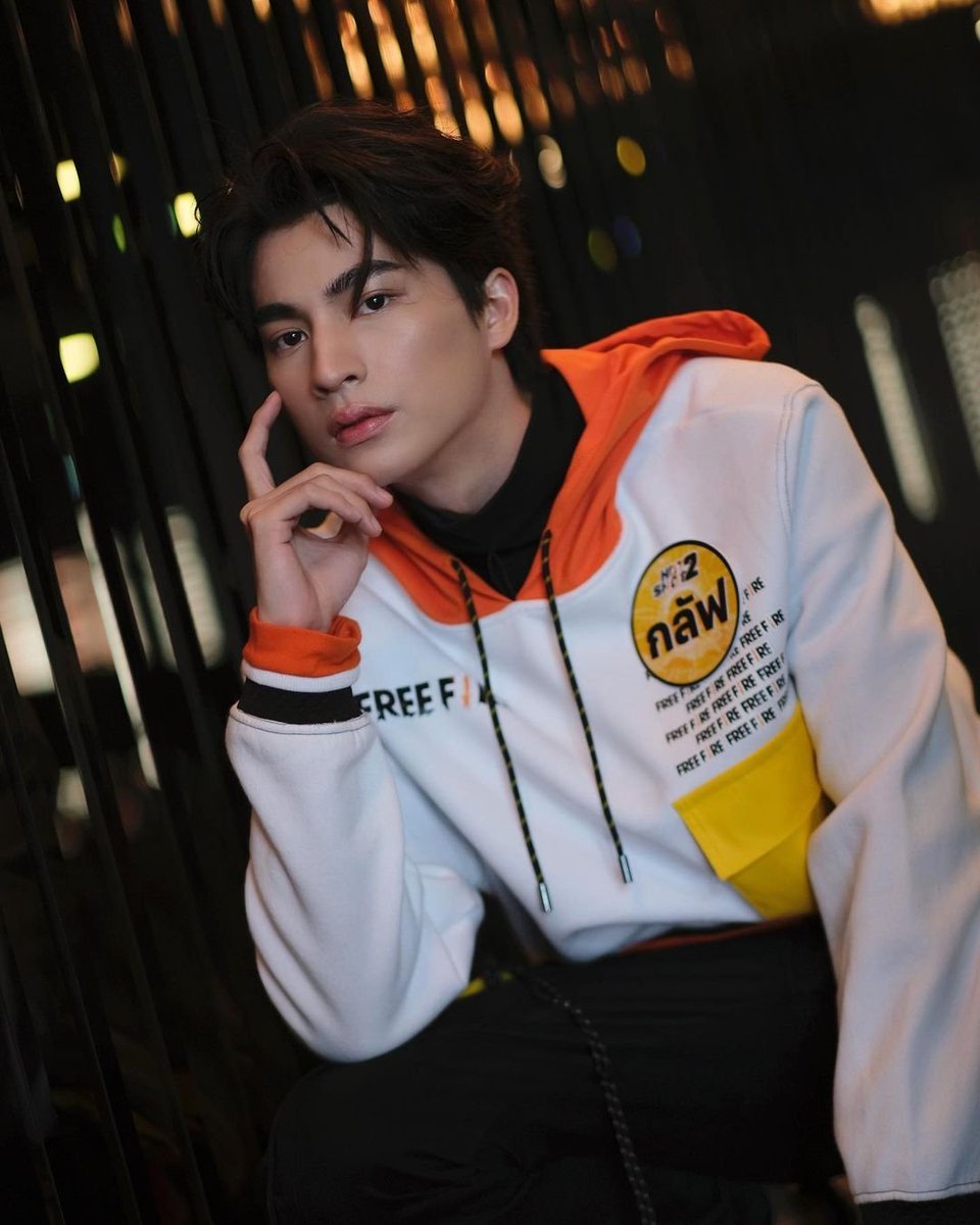 Gulfkanawutofc's tweet photo. เอาจริงแค่ได้มอง ก็ตายแล้วตายอีก 😉
เข้มระดับล้านนนน รอดูโชว์กันด้วยน้า~

#ฟีฟายYellow 
#FreeFireHotShot2
#GulfKanawut https://t.co/eXQ75fLqdv