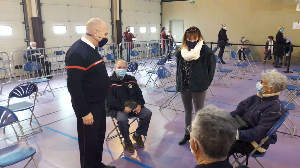 Udsp77's tweet photo. 🚨Vaccination en cours pour nos anciens sapeurs pompiers à  Melun
En présence de Mme la PCASDIS, du Directeur départemental, et du Président de l'union départementale 
#udsp77
#sdis77 https://t.co/qq9zFAXuBV