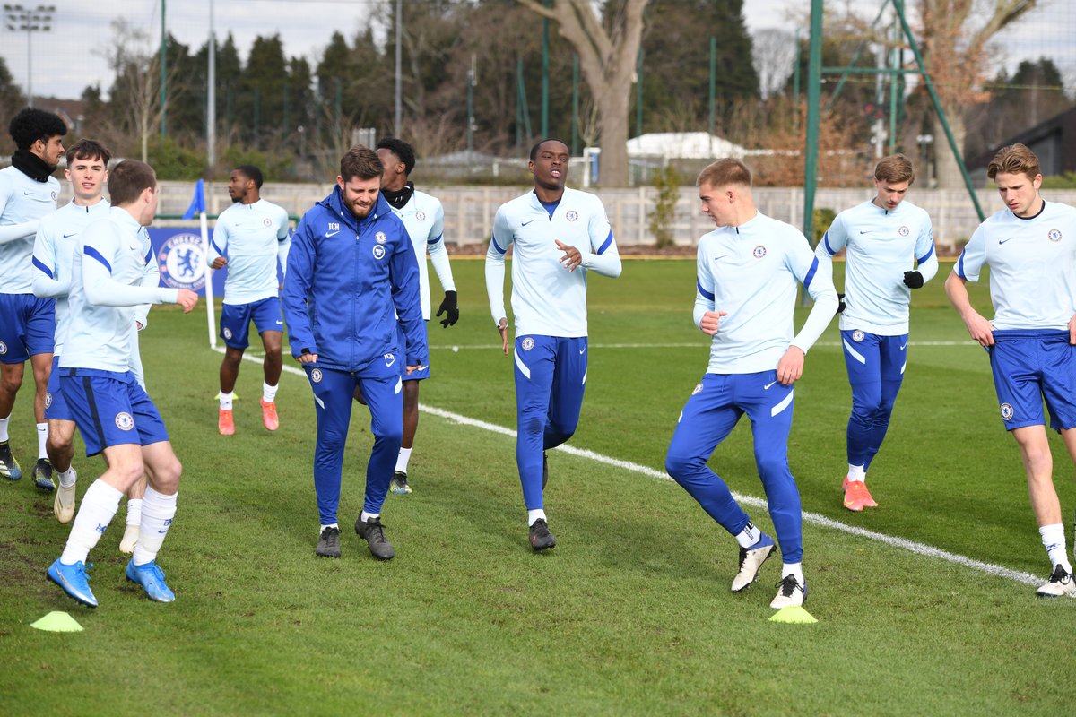 📸 Getting ready for kick-off at Cobham, just 15 minutes until we get going! https://t.co/S2jZyWUxnO