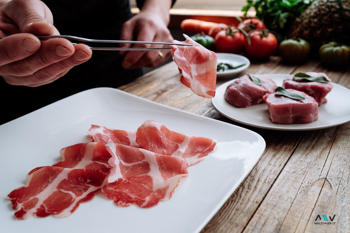 studioVitaliano's tweet photo. COPPA SOMMADOSSI 🔝
La coppa è un salume dall’aroma dolce e caratteristico. E’ prodotto con il muscolo del collo del maiale. Per la sua preparazione si selezionano le parti più magre e gustose del muscolo
#Trentino #Trento #sommadossiprosciutti #alimentazionesana #chefhunter https://t.co/Aee0cEEKJe