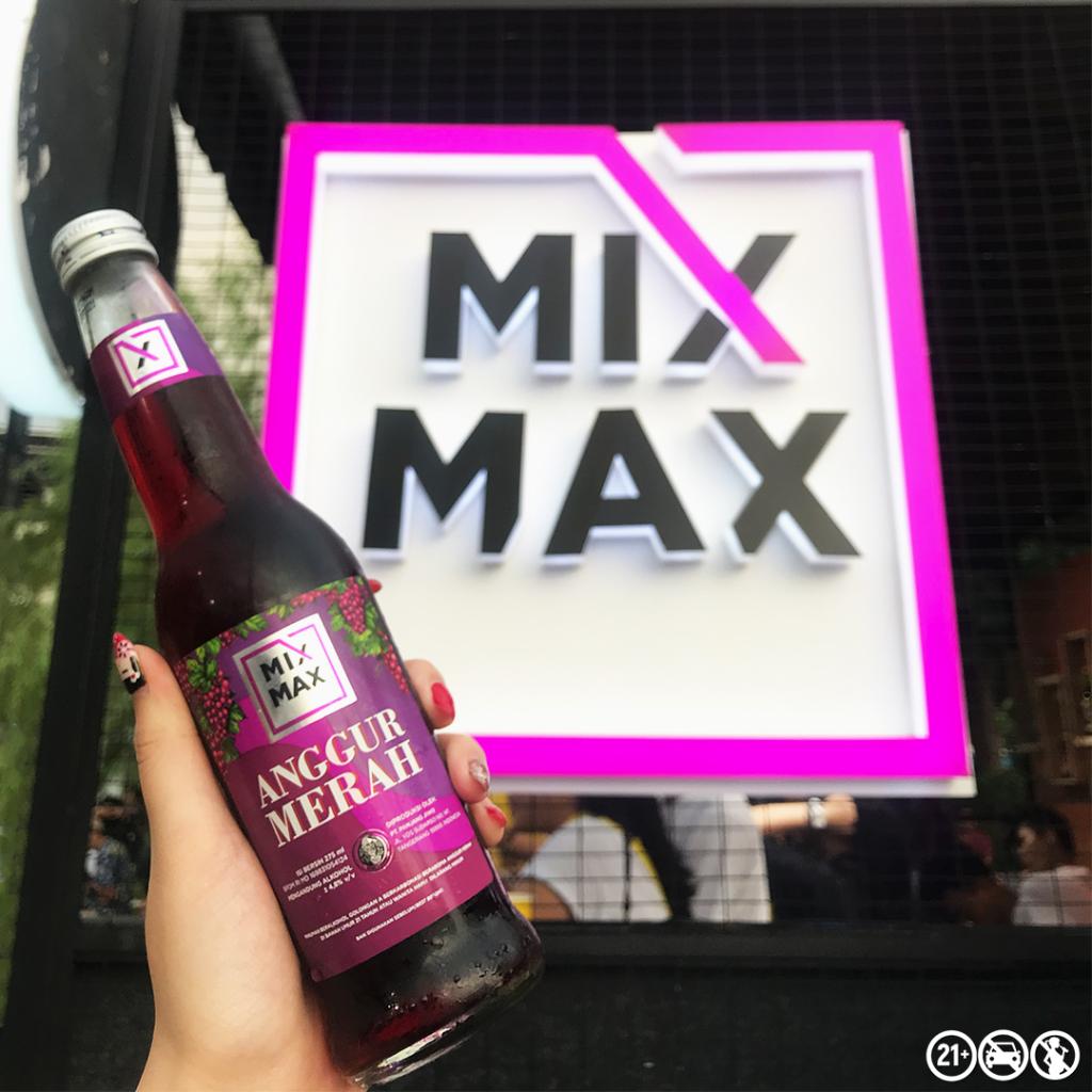 MixMax_Vodka's tweet photo. Mixmax Anggur Merah bisa menyegarkan harimu!
PERINGATAN: Minuman beralkohol golongan A berkarbonasi. Dibawah 21 tahun atau wanita hamil dilarang minum.
#Mixmax #YourTrueColor #VodkaMix #MixmaxAnggurMerah #TheRefreshedLegend https://t.co/nF7WPugLrx