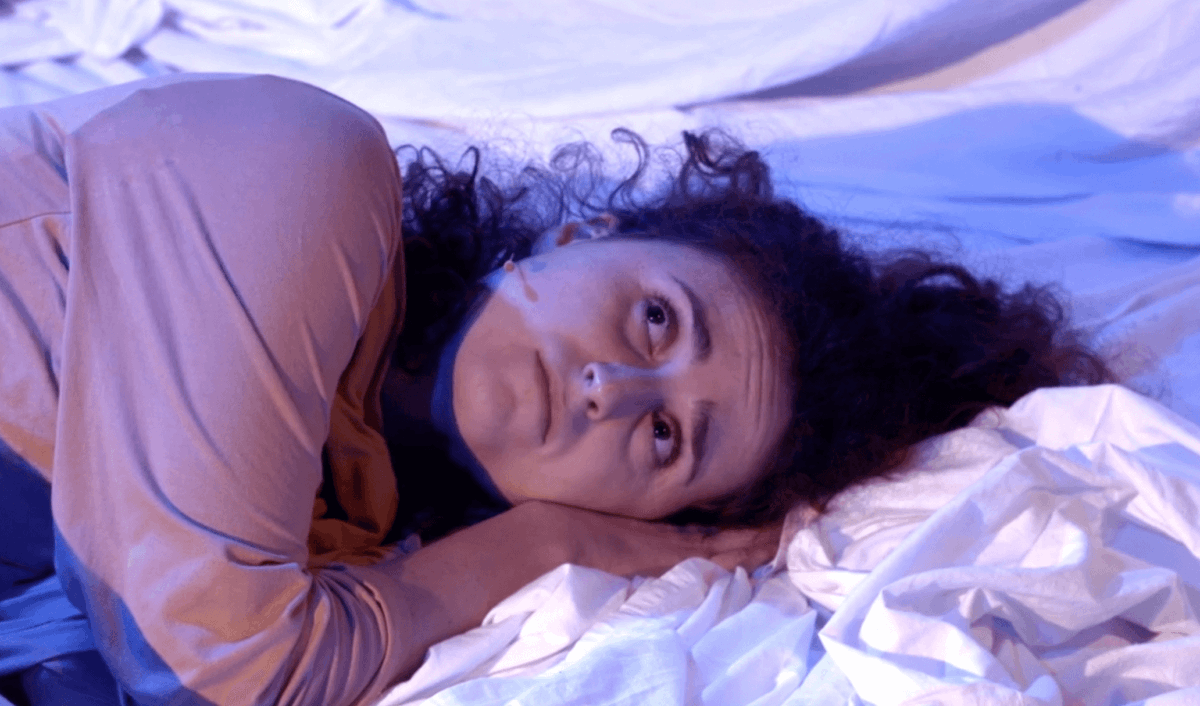 TheReviewsHub's tweet photo. #REVIEW #THEATRE On Cloud Nine @WhiteBearTheatr @OnCloudNinePlay 'an anxious play, riven with worries about the past and how affectingly it intrudes on the present' #Online
⭐️⭐️⭐️½
https://t.co/9BSbhh4L5s https://t.co/2ozylc4yZY