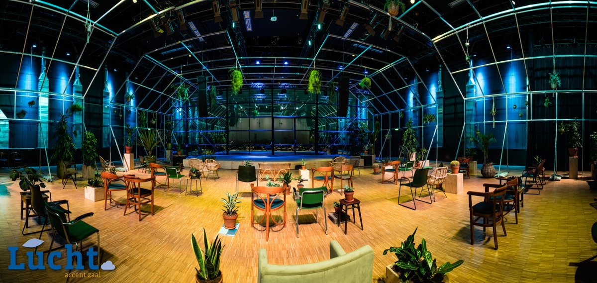 Daar zijn ze dan… de foto’s van onze nieuwe zalen. We zijn er best trots op. Dankzij het Kickstart Cultuurfonds en hulp van onze sponsoren hebben de drie zalen van De Harmonie een ware metamorfose ondergaan.
#kickstartcultuurfonds #sponsorenharmonie #denieuweharmonie #verbouwing