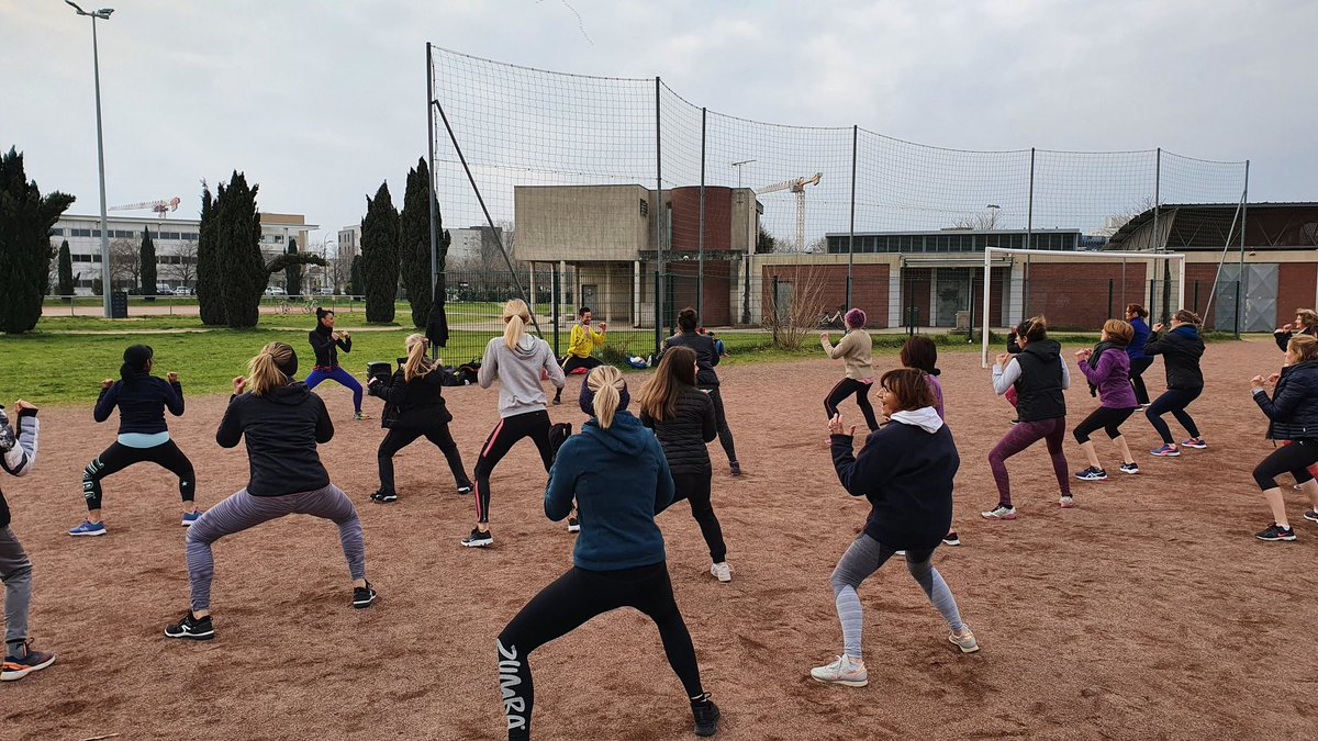 BIG merci aux 30 participantes de cette zumba en extérieur au profit du projet <a href="/LeoLagrange/">Fédération Léo Lagrange</a> au #Kurdistan #KRG dans le cadre du #8mars. Merci <a href="/VilledeValence/">Valence</a> pour le stade Colette Besson et un grand bravo à Marina, Deborah et Richard engagés avec nous pour de nombreuses causes