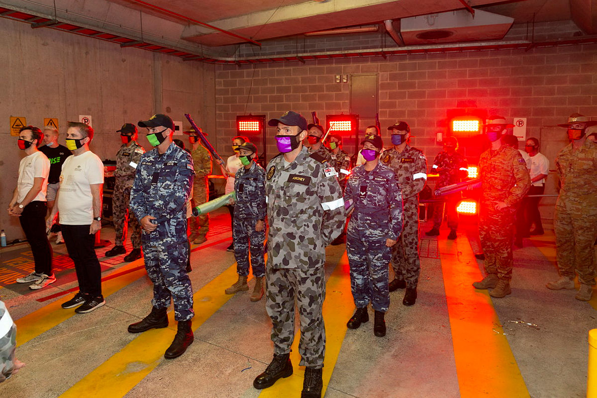 Proud of #OurPeople serving with pride! 🌈⚓ #AusNavy showed #ADFPride and support for members of #YourADF's LGBTI community tonight at #MardiGras2021  

📸: LSIS Nadav Harel #DEFGLIS #ProudToServe