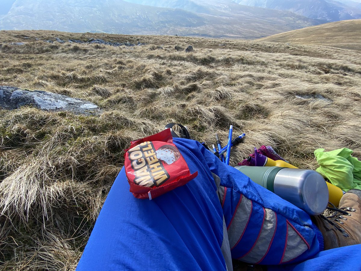 helivans's tweet photo. Today’s snackage on mountain #RetroSnack https://t.co/RPu4jsiORB