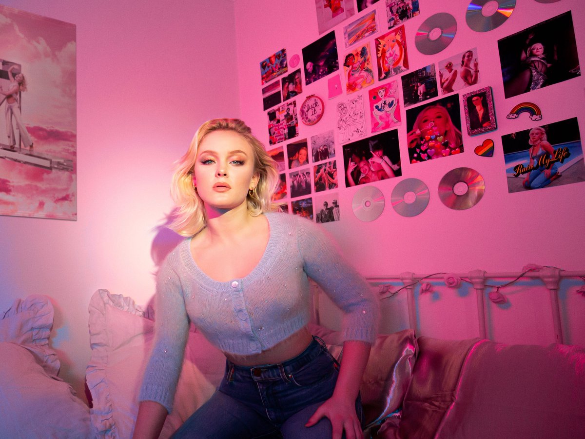 Zluts! Qual è la vostra canzone preferita di #PosterGirl? 

Se non lo avete ancora fatto, ascoltate il nuovo album di @ZaraLarsson adesso: smarturl.it/sZLPosterGirl

<a href="/SonyMusicItaly/">Sony Music Italy</a>