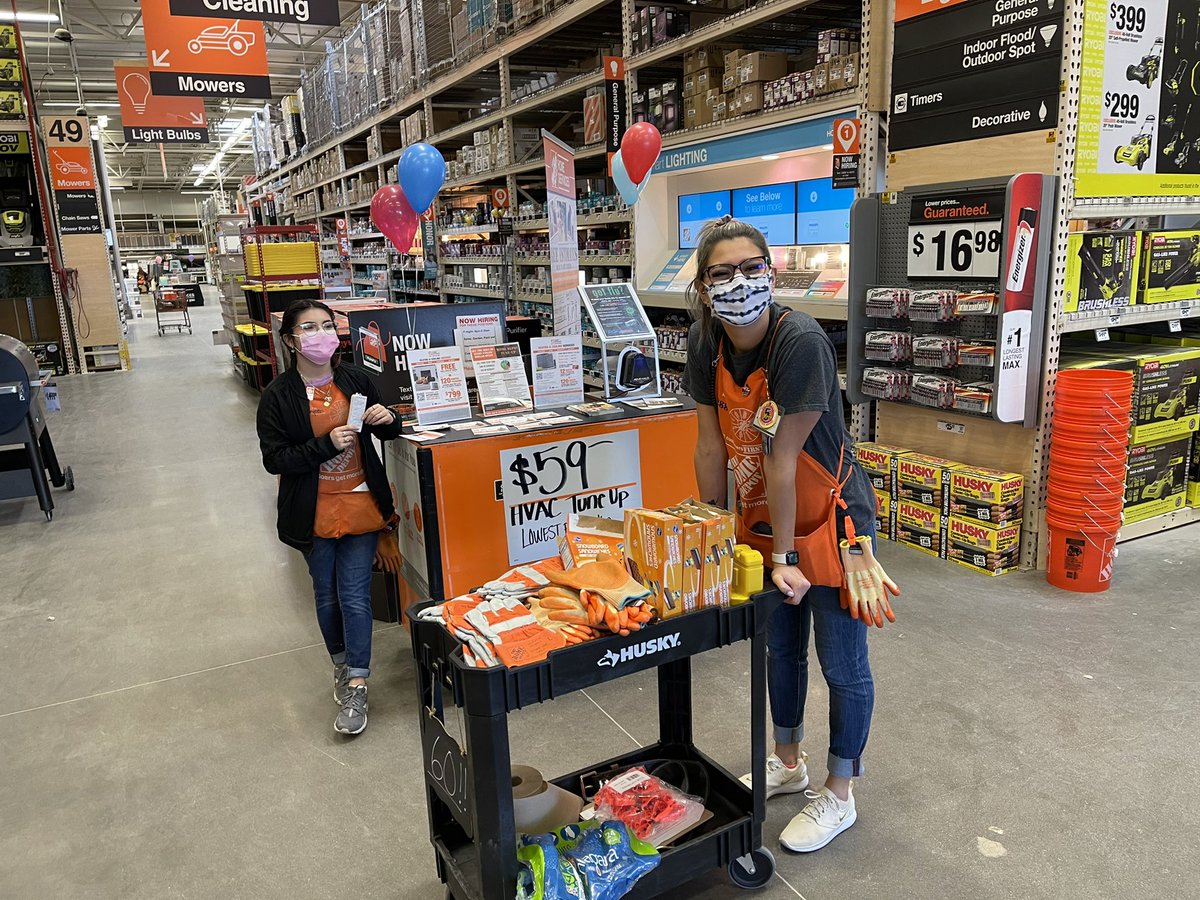 60 days accident free ice cream sandwiches for everyone 😁 great job team super proud let’s keep the streak going 🔥 #1548 @HD_KarenF <a href="/esimedina/">Esi Merrick</a>