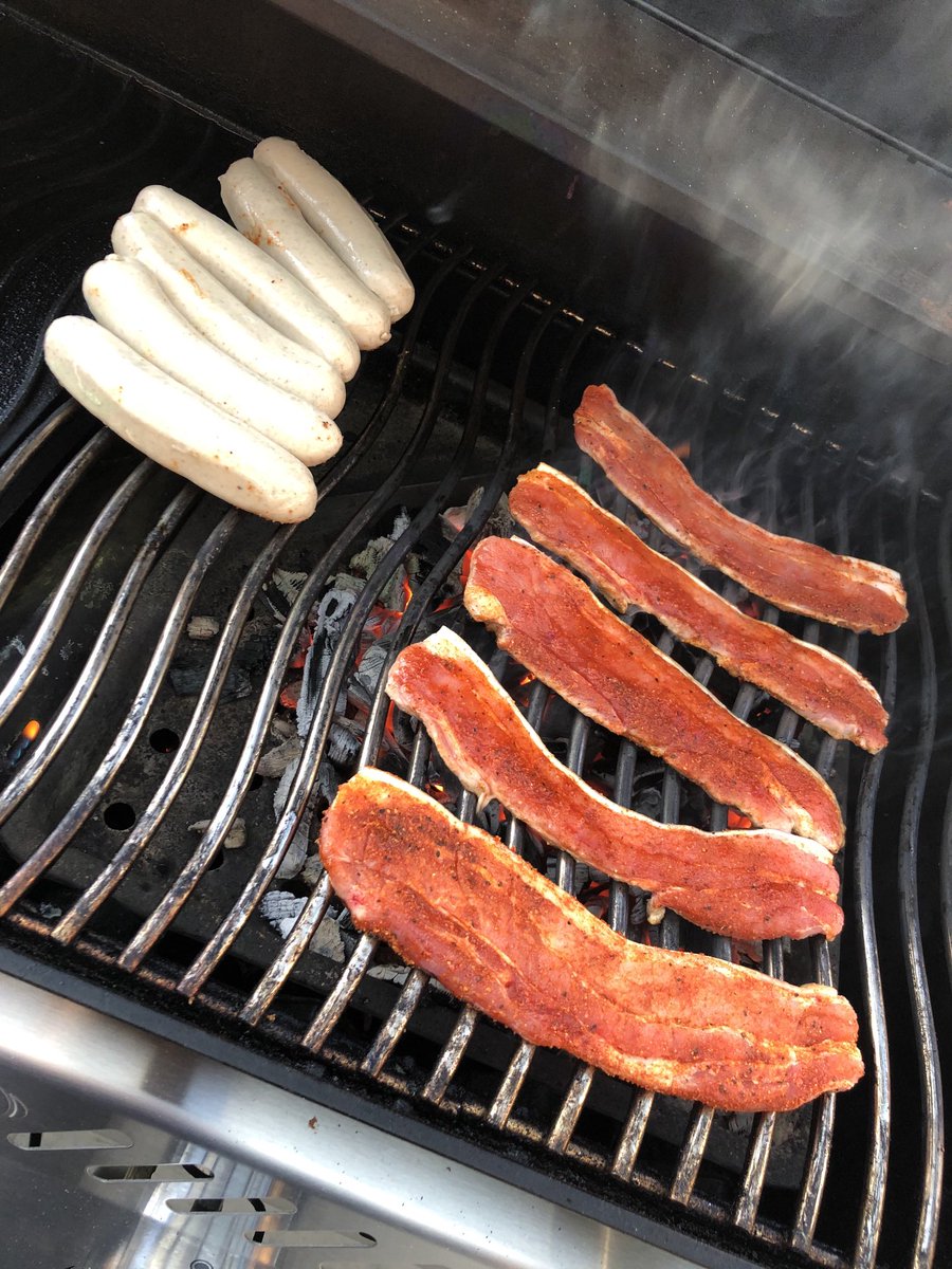 Vossi011984's tweet image. Lecker #BBQ mit dem ⁦@NapoleonGrills⁩ und ⁦@ankerkraut⁩ #MagicDust