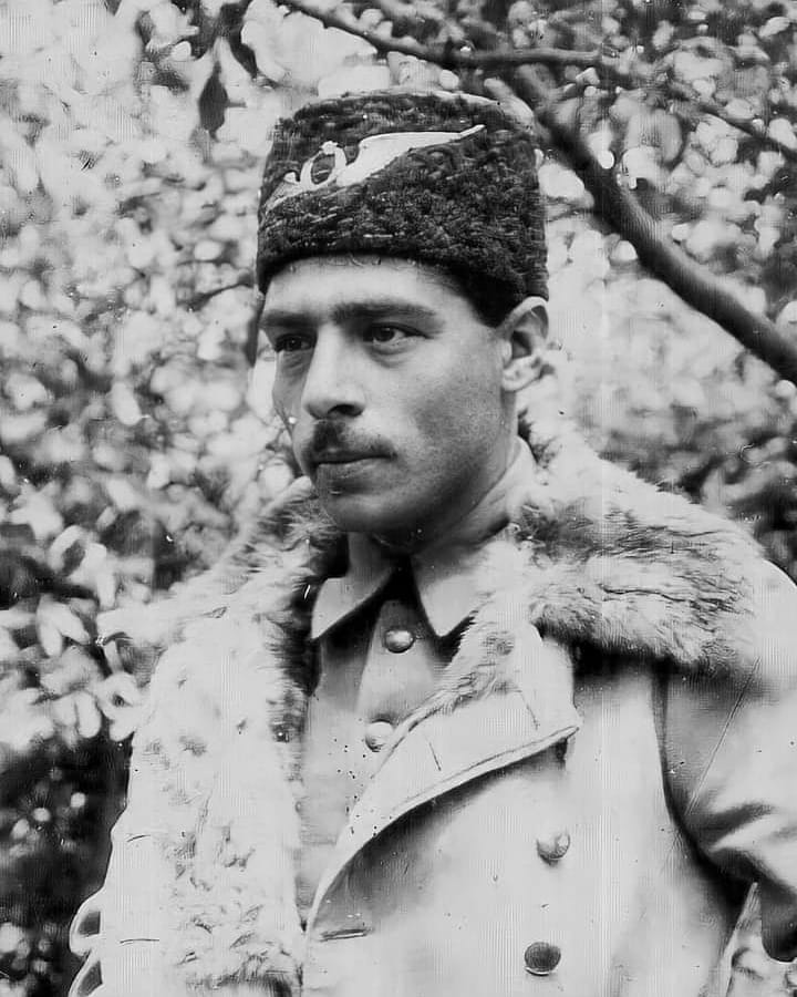 I.İnönü Muharebesi'nde avcı uçağıyla 4 gün boyunca hem düşmanı bombalayan, hem de keşif uçuşları yapan kahraman tayyareci Vecihi Hürkuş.