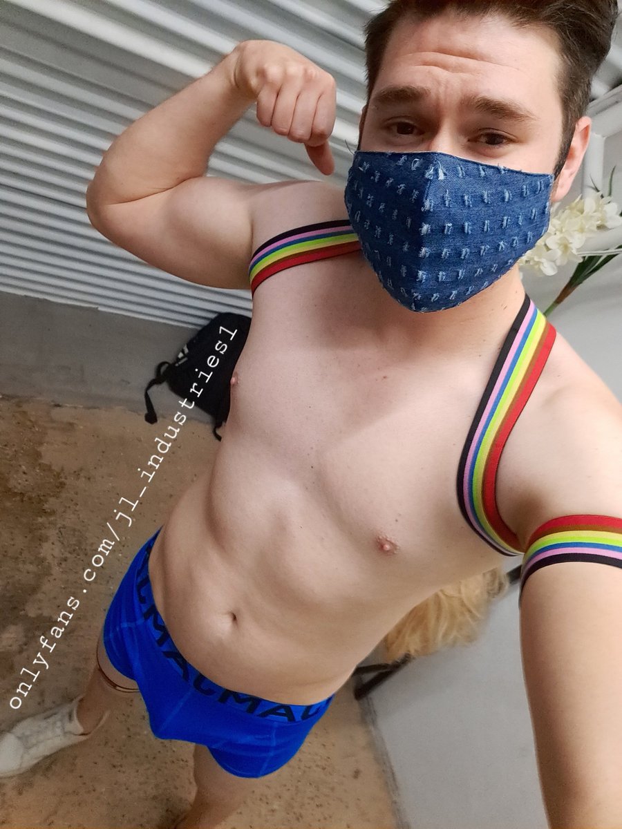 jl_industries1's tweet photo. Yesterday in #jrz #eptx #gogoboy #gayboy #gayjrz #gayeptx #gaymexico #gayusa #gaytexas #gaychihuahua #gaydancer #gayfit #shirtless #shirtlessgay https://t.co/vz7sNyhYdH