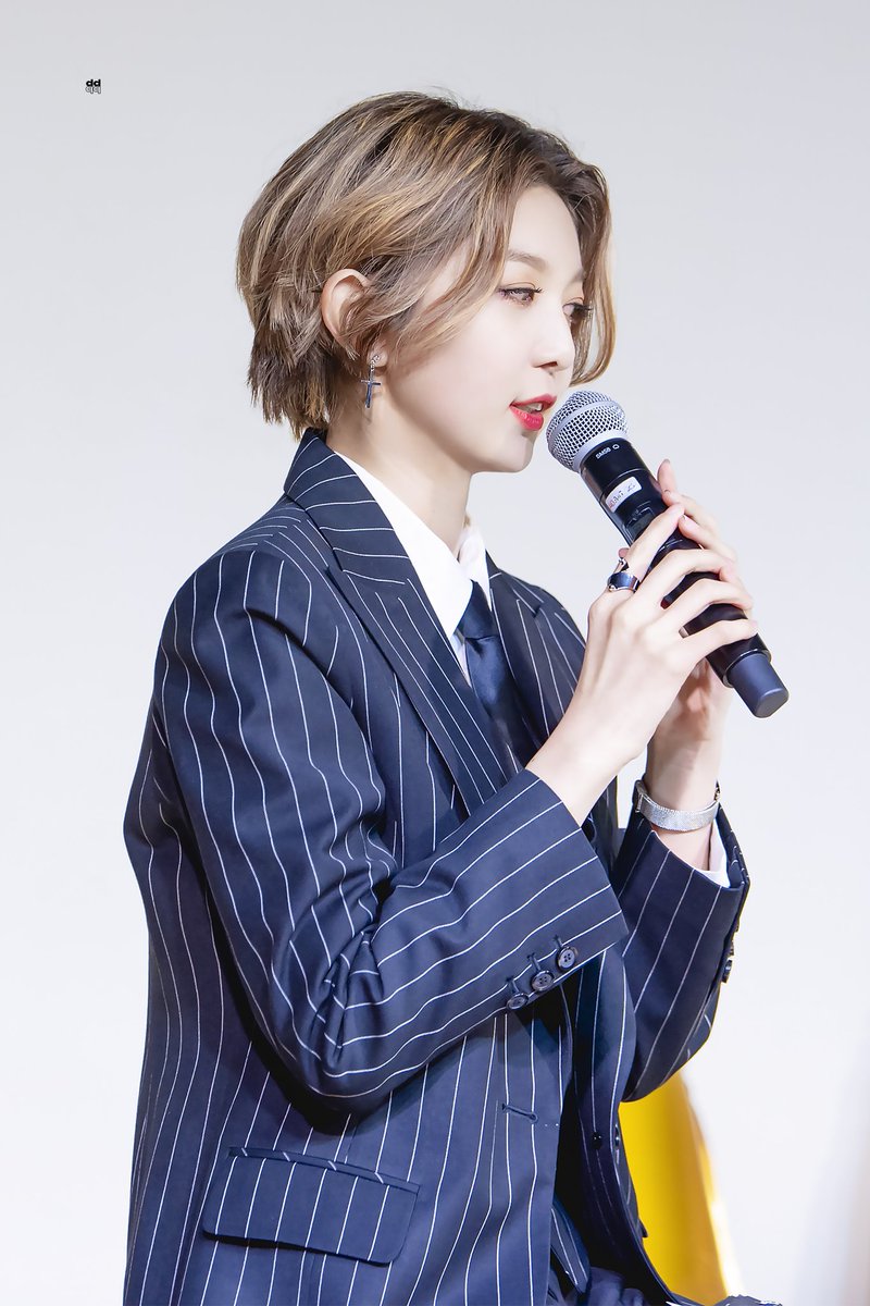 daydream_0307's tweet photo. 190304 물오름달 이레 생일 팬미팅

재보정
내년에도 내후년에도 함께하자♥

@hf_dreamcatcher 
#드림캐쳐 #다미
#HappyDAMIday https://t.co/hkbSfX8rie