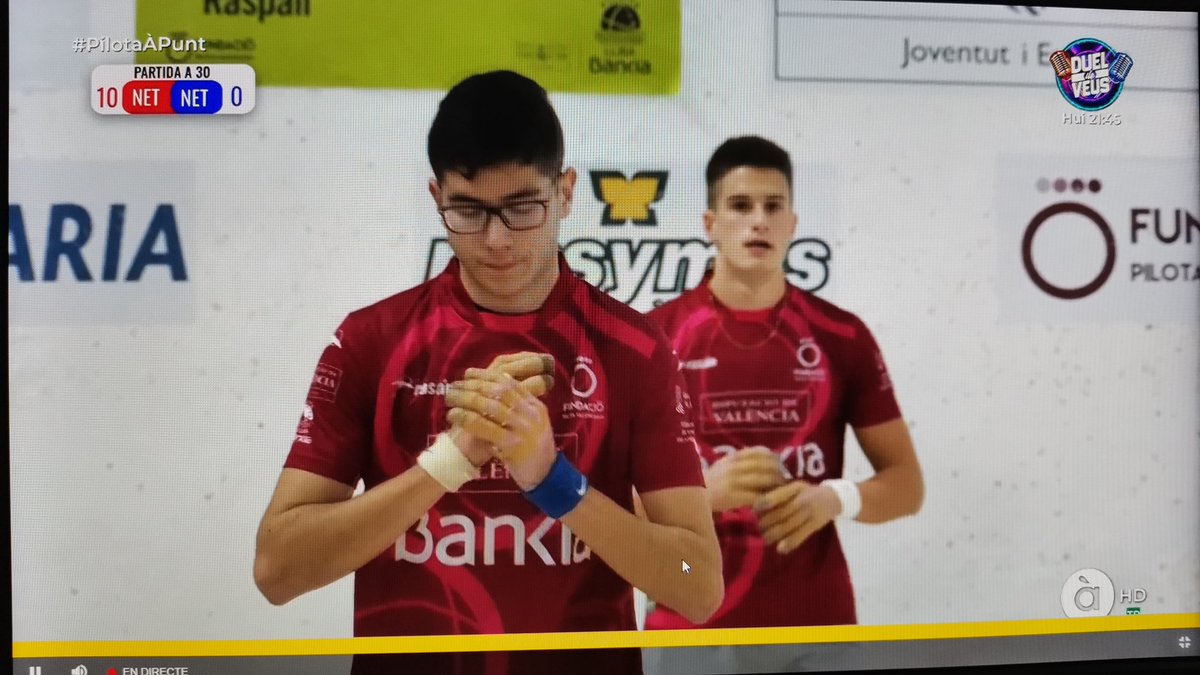 Trobe que arribaran a 15 Tonet IV, perdrà un o dos jocs i la partida acabarà 25-10 #pilotaapunt
À vorem, això o sabateria 😁